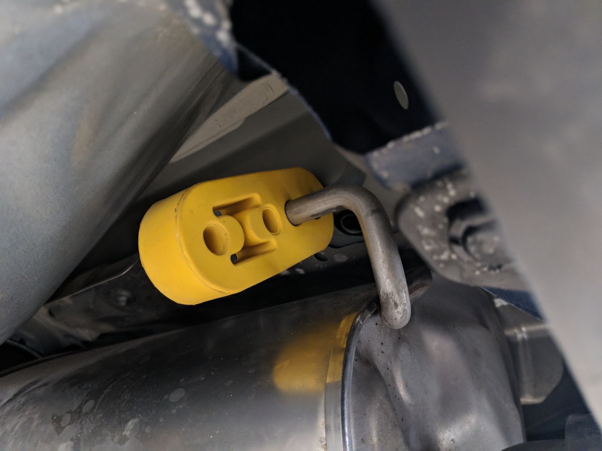 Stiffer yellow hangers from Amazon really tighten things up