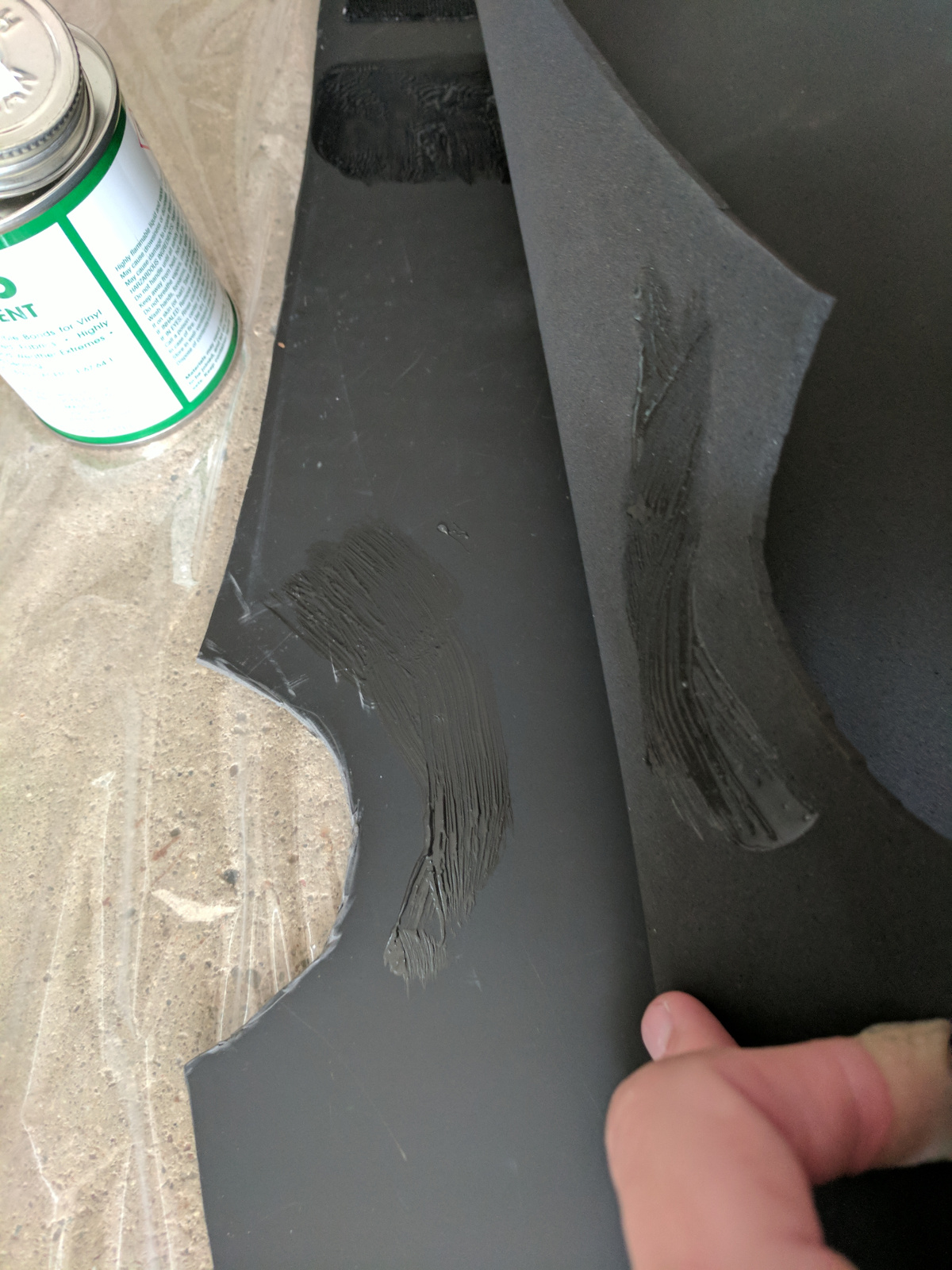 Applying the contact cement